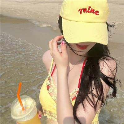 赤裸并存在著